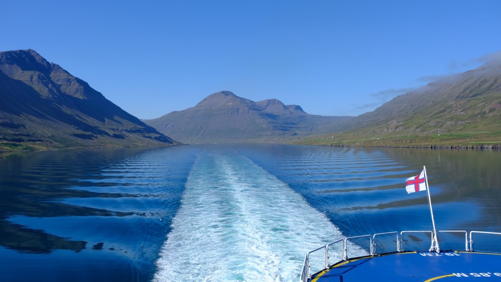Tornando a Seyðisfjörður e&nbsp;partenza